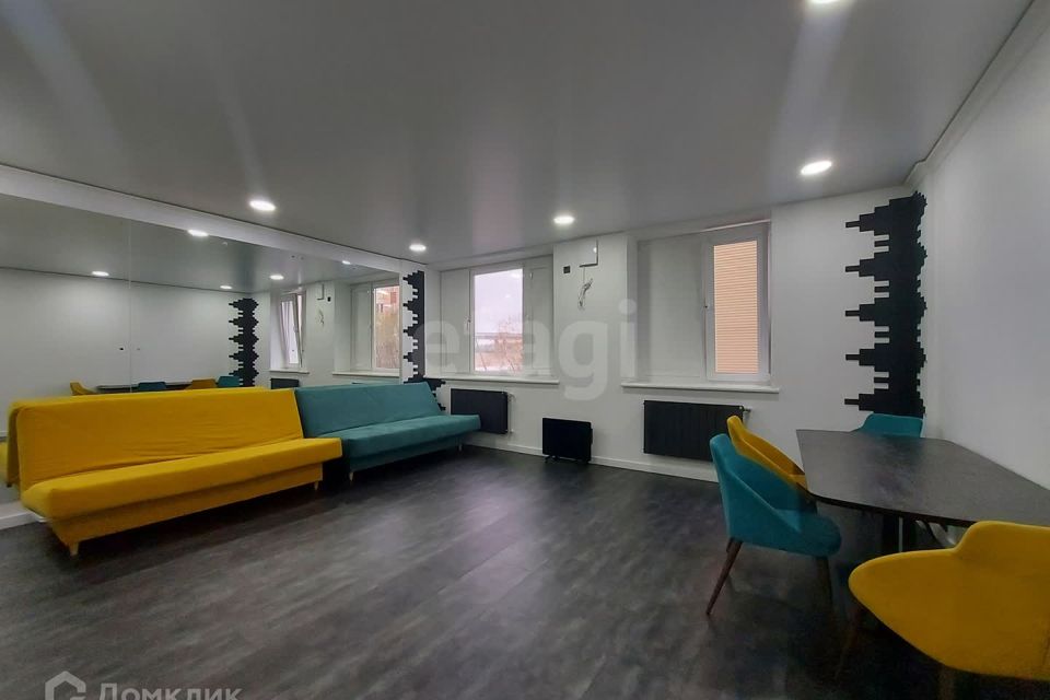 Сдаётся 2-комнатная квартира, 87 м²