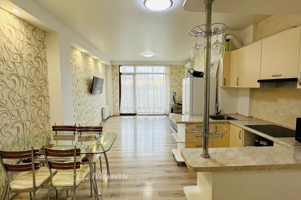 Продаётся 2-комнатная квартира, 66.8 м²