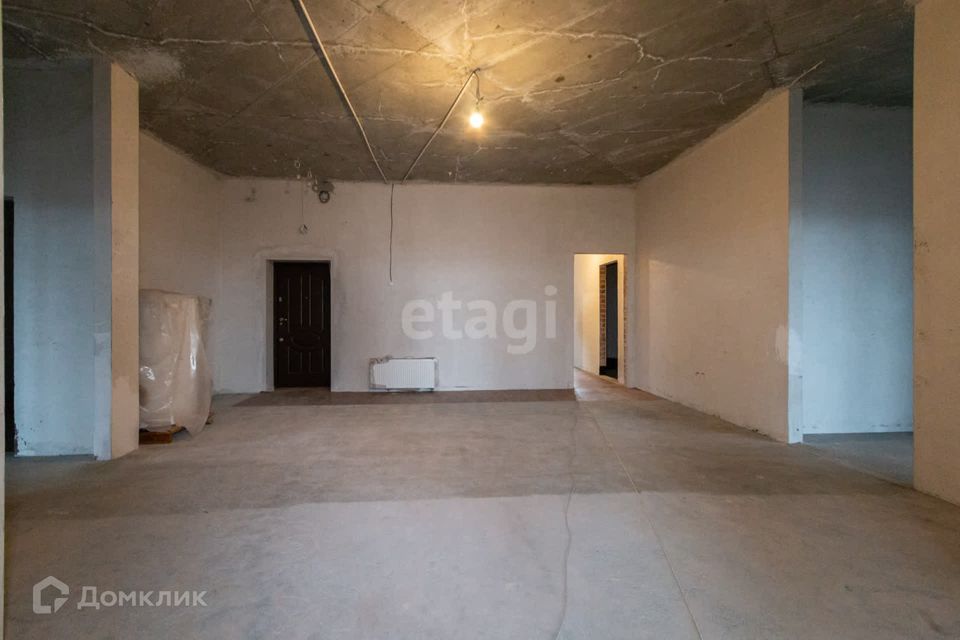 Продаётся 4-комнатная квартира, 355.4 м²