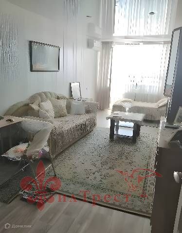 Продаётся 1-комнатная квартира, 37.7 м²