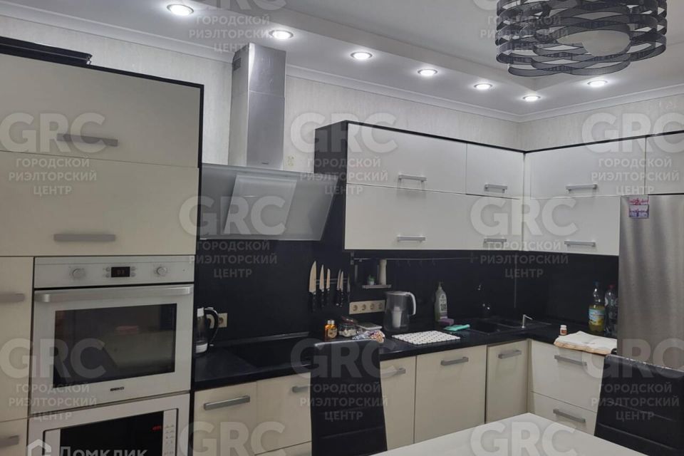 Продаётся 2-комнатная квартира, 72.6 м²