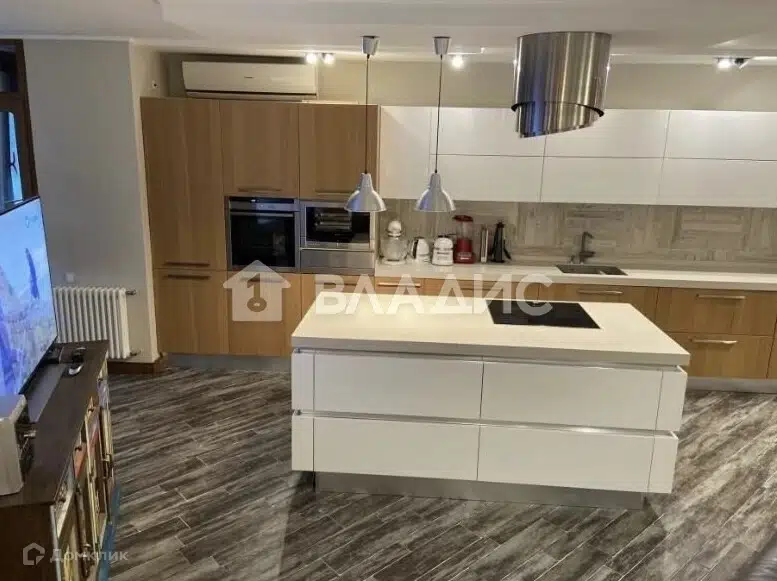 Продаётся 2-комнатная квартира, 92 м²