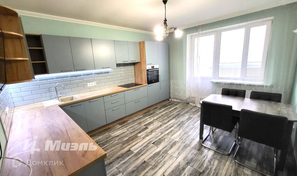 Продаётся 1-комнатная квартира, 57.5 м²