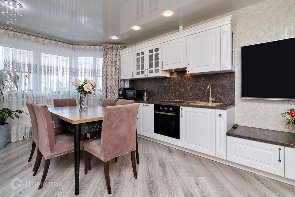 Продаётся 2-комнатная квартира, 57 м²
