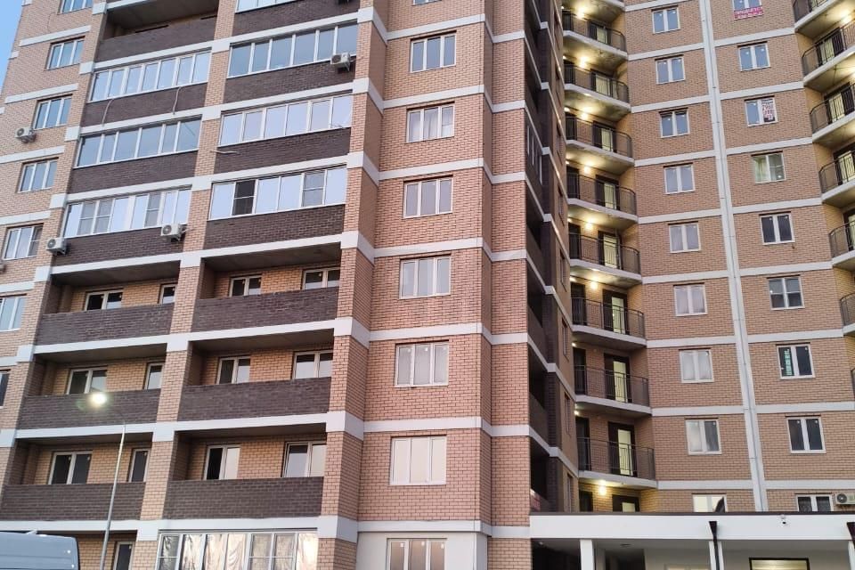 Продаётся 1-комнатная квартира, 41.8 м²