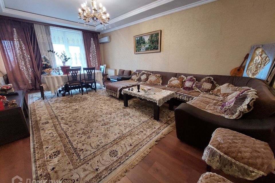 Продаётся 3-комнатная квартира, 137.1 м²