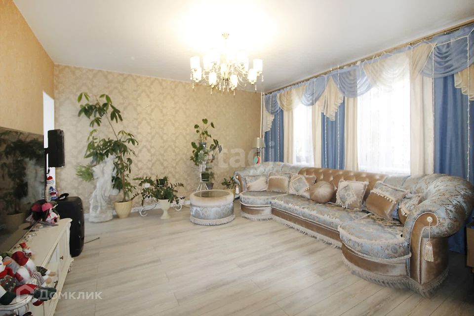 Продаётся 3-комнатная квартира, 105 м²