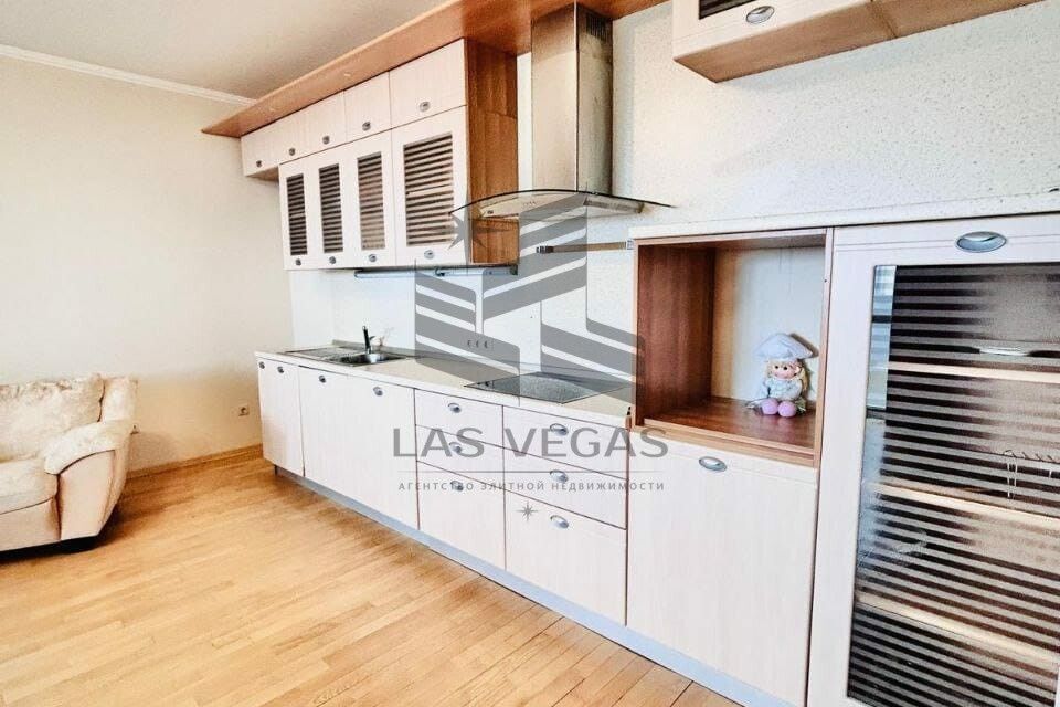 Сдаётся 2-комнатная квартира, 68 м²
