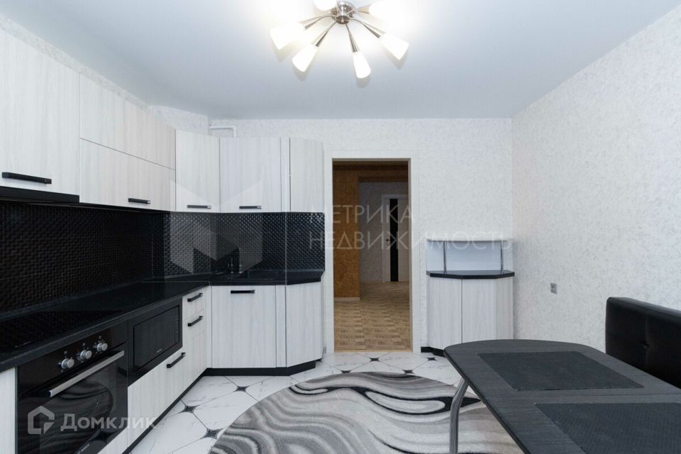 Продаётся 3-комнатная квартира, 106 м²