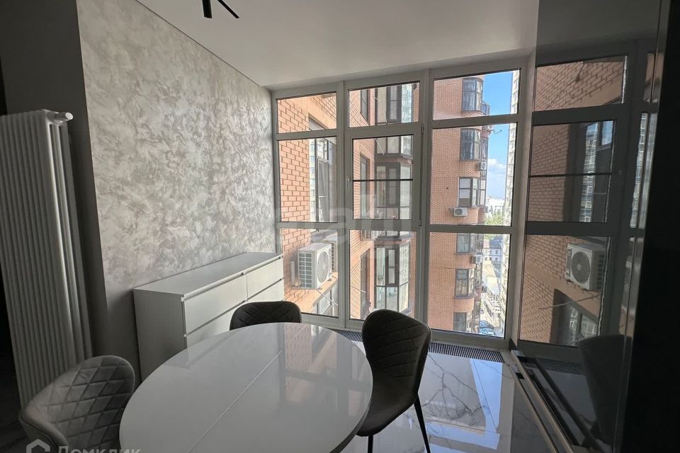 Продаётся 1-комнатная квартира, 58 м²