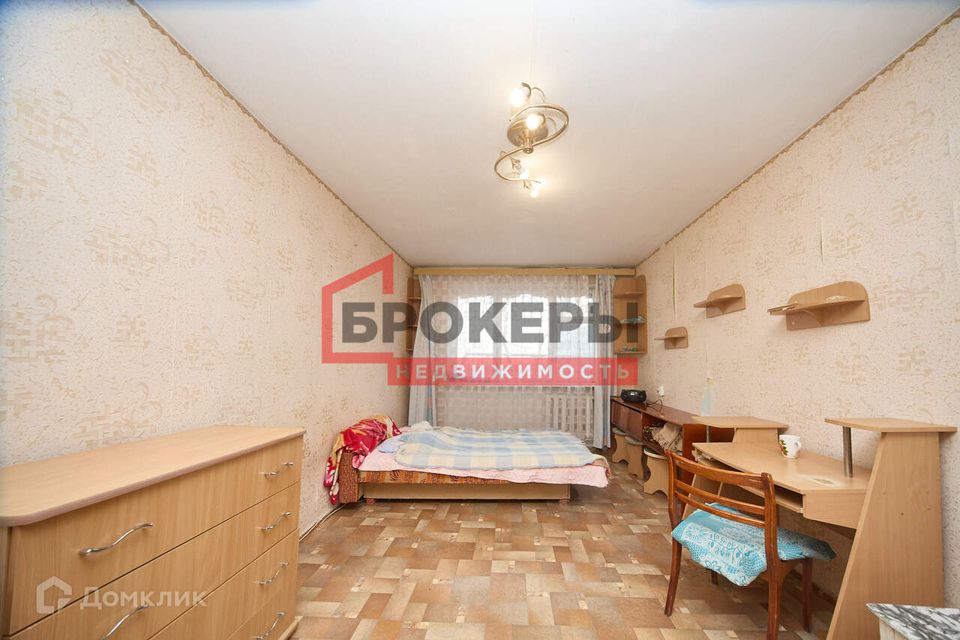 Продаётся комната в 10-комн. квартире, 17.5 м²