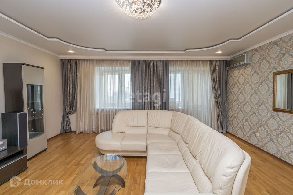 Продаётся 4-комнатная квартира, 149.5 м²