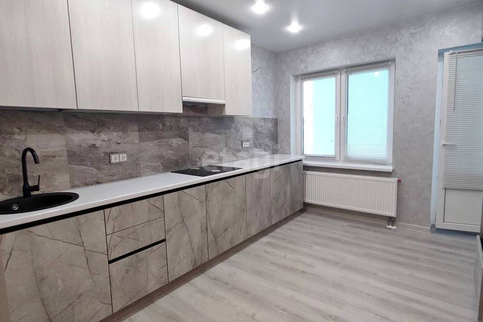 Продаётся 2-комнатная квартира, 81.3 м²