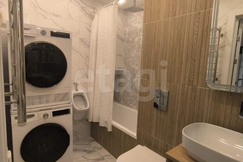 Сдаётся 4-комнатная квартира, 82 м²