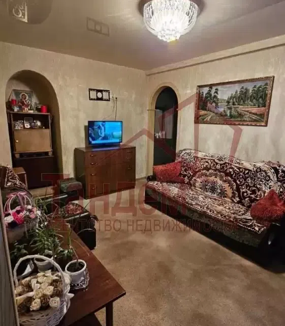 Продаётся 3-комнатная квартира, 40.7 м²