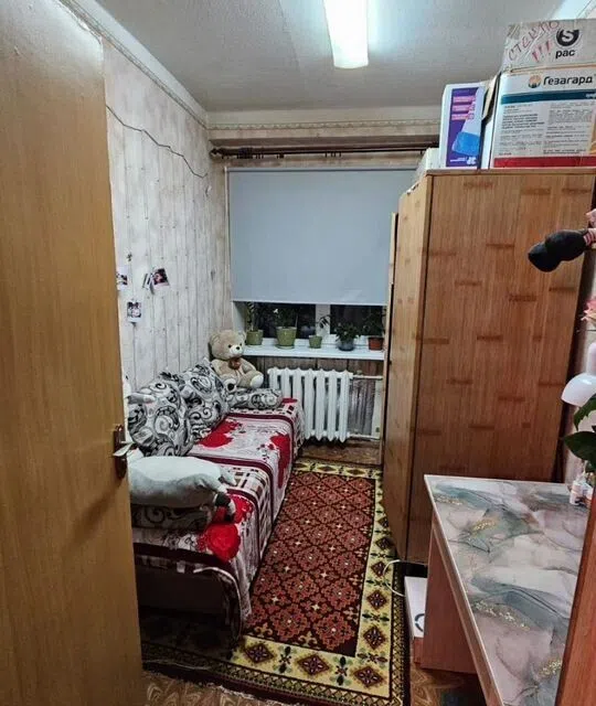 Продаётся 3-комнатная квартира, 40.7 м²