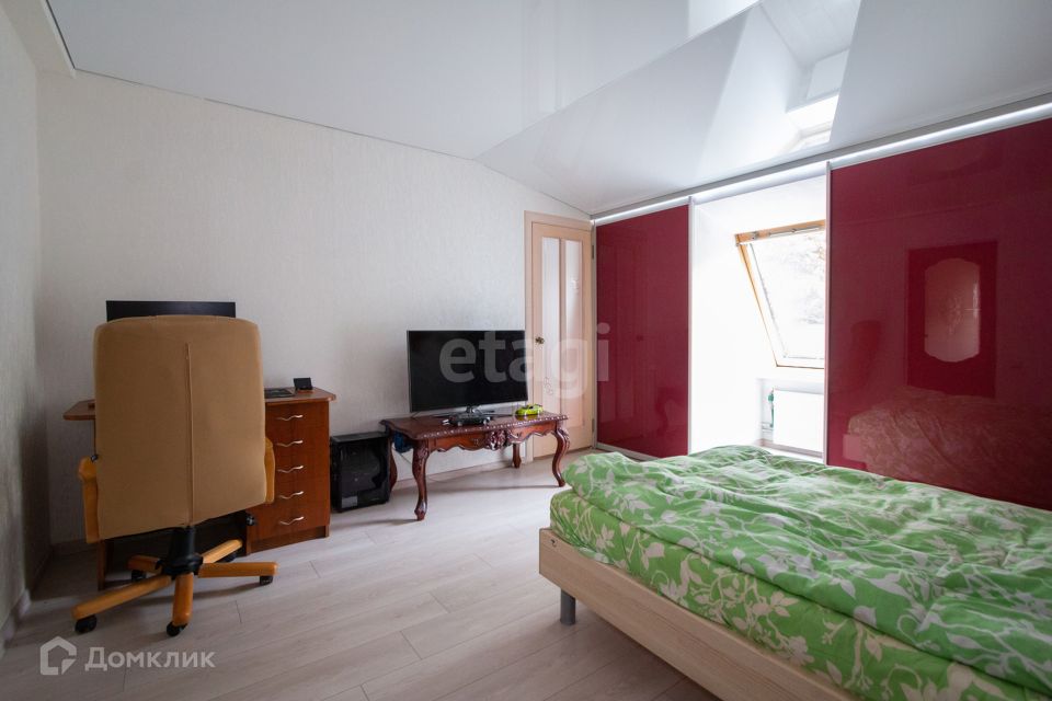 Продаётся 3-комнатная квартира, 111.4 м²