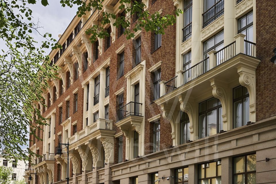 Продаётся 6-комнатная квартира, 502 м²