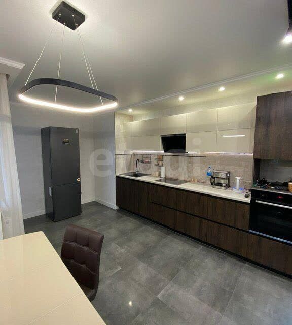 Продаётся 2-комнатная квартира, 79.8 м²