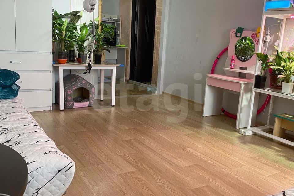 Продаётся комната в 1-комн. квартире, 24.6 м²