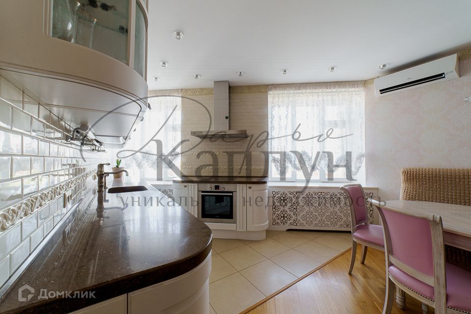 Сдаётся 4-комнатная квартира, 116 м²