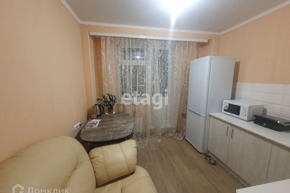 Продаётся 1-комнатная квартира, 39.8 м²