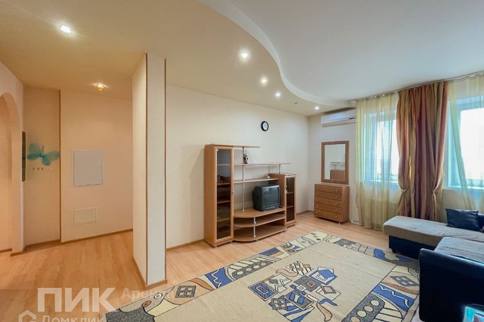 Сдаётся 1-комнатная квартира, 43 м²