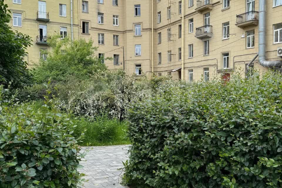 Продаётся комната в 8-комн. квартире, 16.5 м²