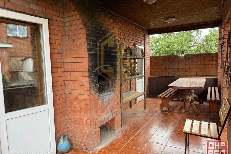 Продаётся 3-этажный дом, 212 м²