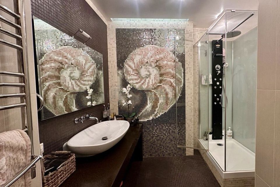Продаётся 3-комнатная квартира, 98 м²
