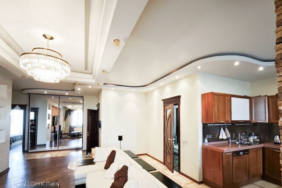 Продаётся 3-комнатная квартира, 106 м²