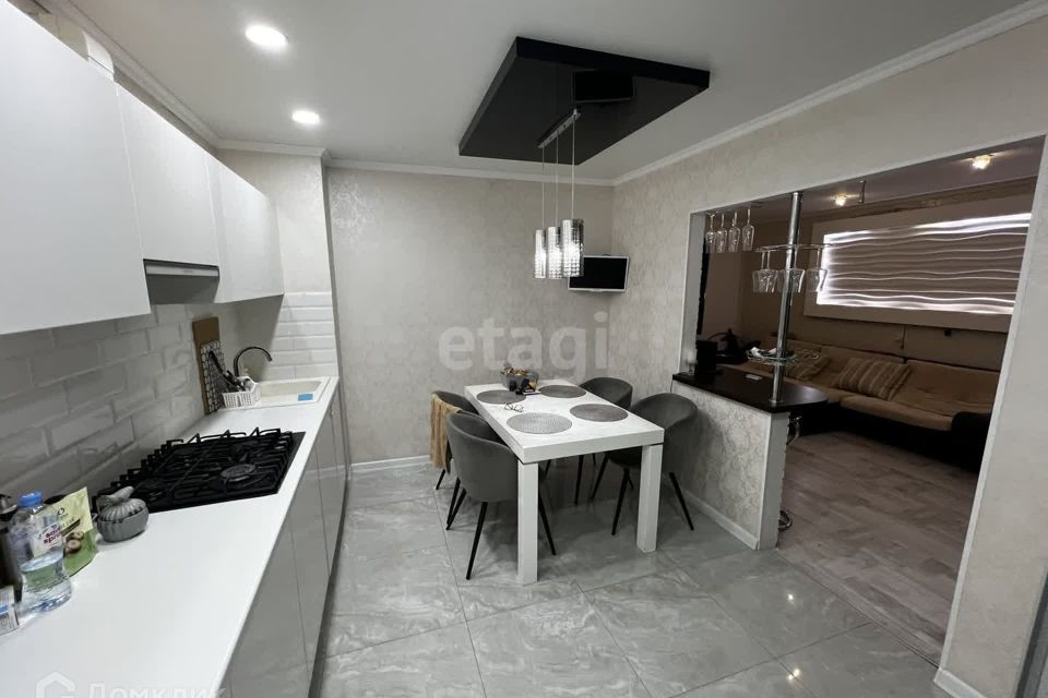 Продаётся 3-комнатная квартира, 77.6 м²