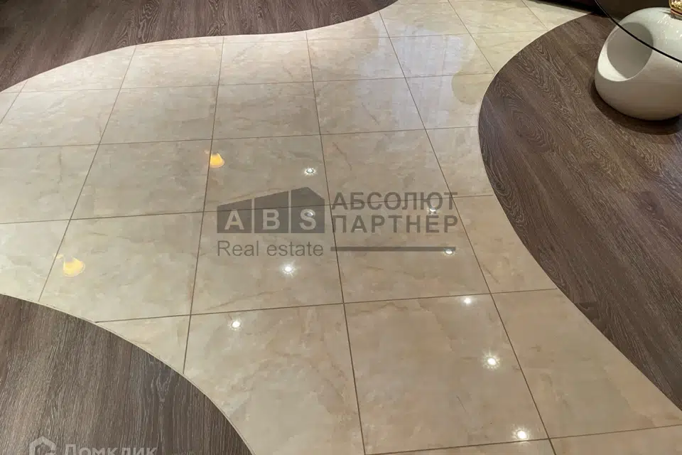 Продаётся 4-комнатная квартира, 106 м²