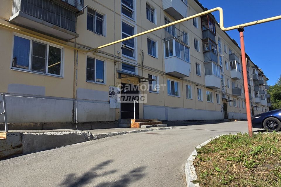 Продаётся 3-комнатная квартира, 57.7 м²