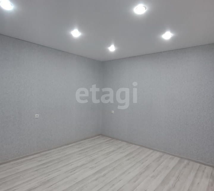 Продаётся 2-комнатная квартира, 42.4 м²