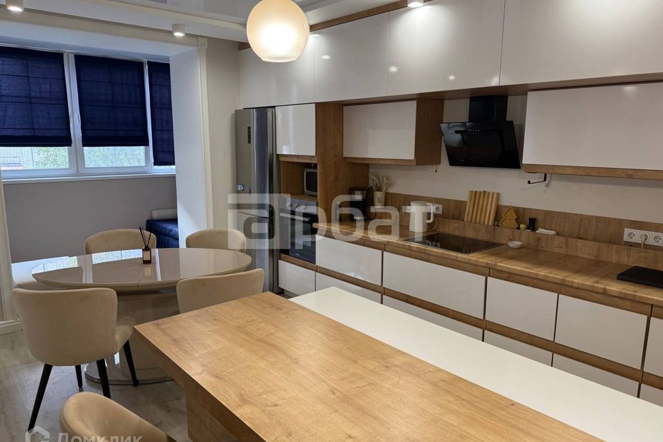 Продаётся 2-комнатная квартира, 106 м²