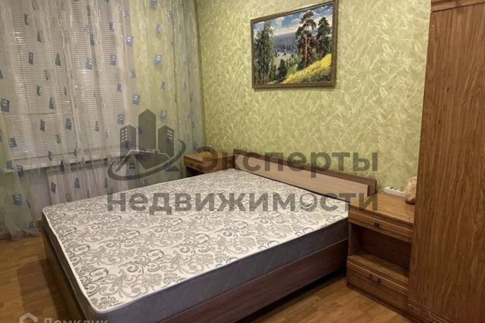 Продаётся 4-комнатная квартира, 90 м²