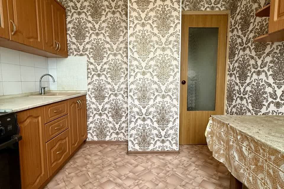 Продаётся 1-комнатная квартира, 42 м²