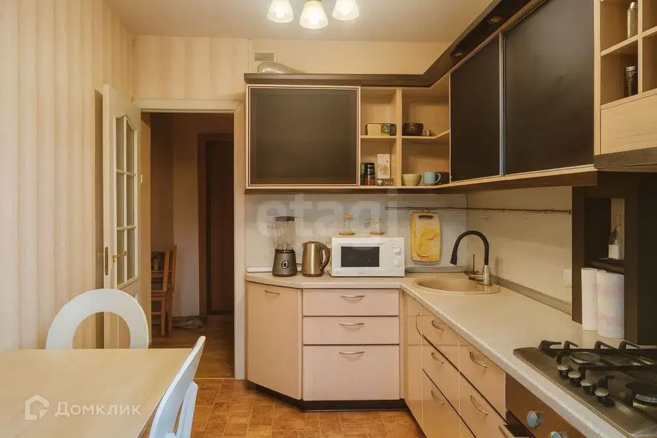 Продаётся 3-комнатная квартира, 63 м²
