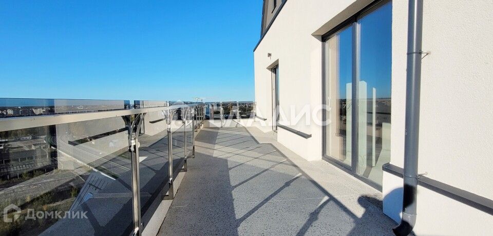 Продаётся 1-комнатная квартира, 130 м²
