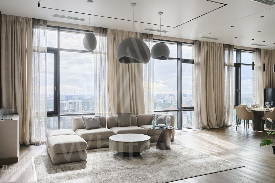 Продаётся 3-комнатная квартира, 146 м²