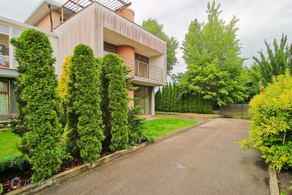 Продаётся 5-комнатная квартира, 250 м²