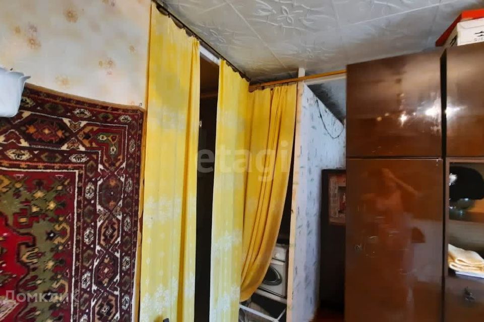 Продаётся комната в 2-комн. квартире, 32.7 м²