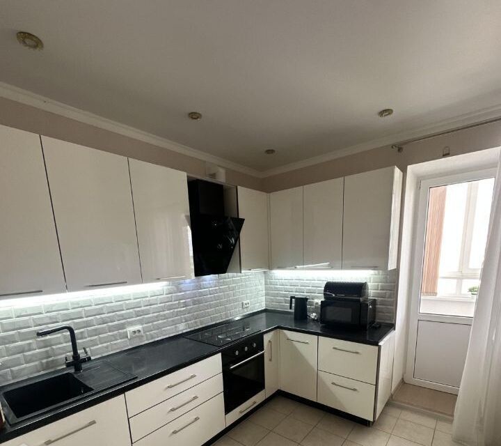 Сдаётся 3-комнатная квартира, 105 м²