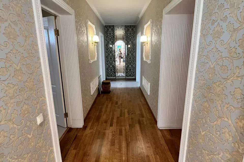 Продаётся 3-этажный дом, 330 м²
