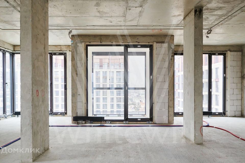 Продаётся 4-комнатная квартира, 165 м²
