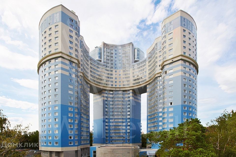 Продаётся 3-комнатная квартира, 125 м²