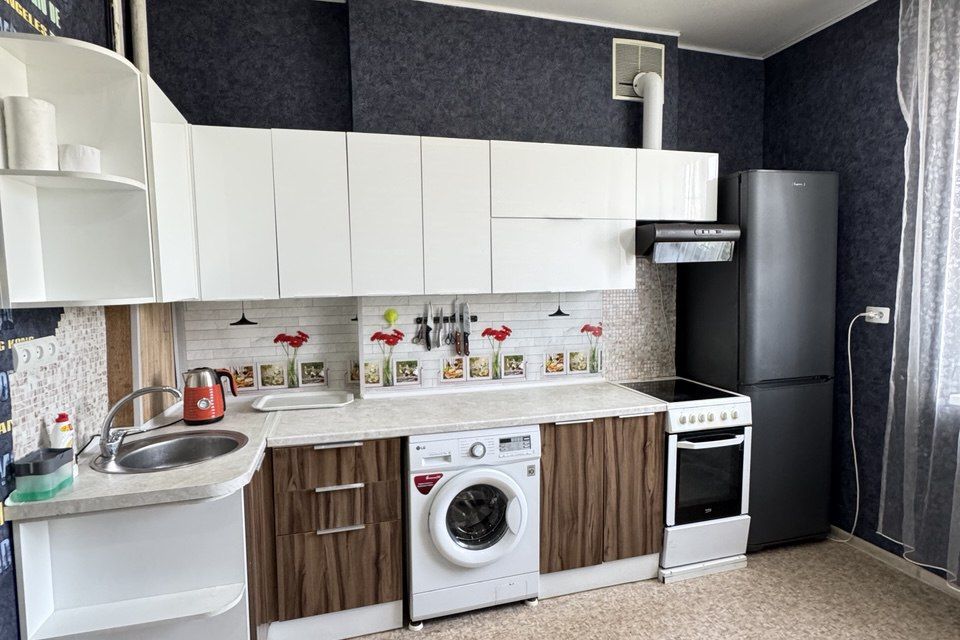 Сдаётся 4-комнатная квартира, 98.9 м²