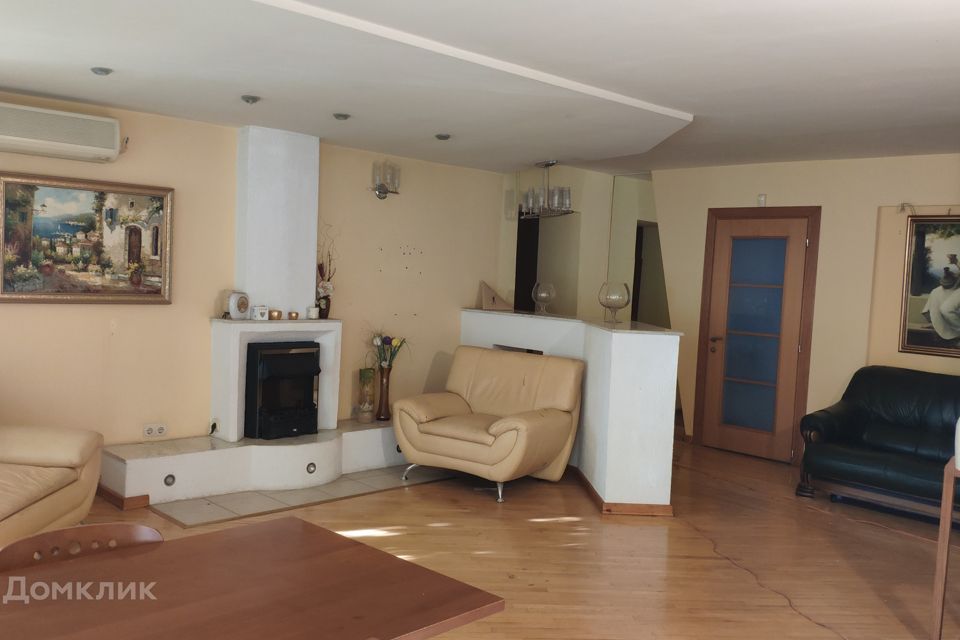 Продаётся 4-комнатная квартира, 115 м²