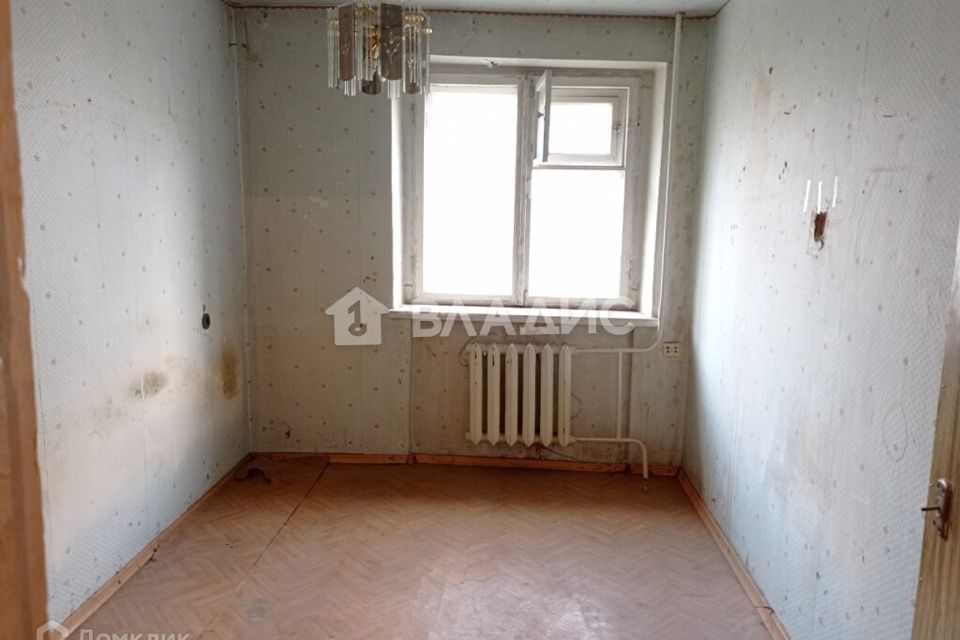 Продаётся 4-комнатная квартира, 61.9 м²